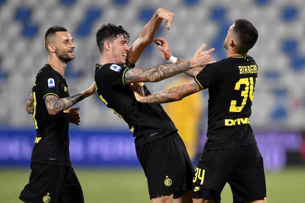  AC米兰德比战险胜同城对手，保留争冠希望  