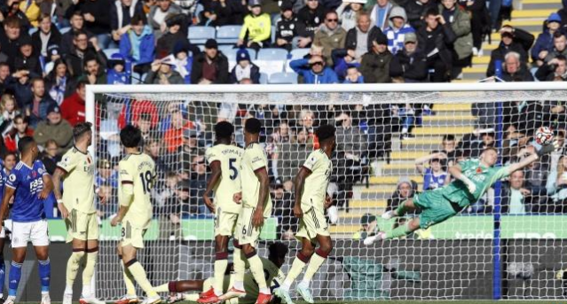  南安普顿年轻门将神扑，力保球队客场不败