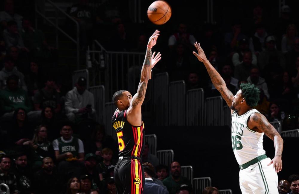  特雷杨末节爆发老鹰逆转活塞止连败  