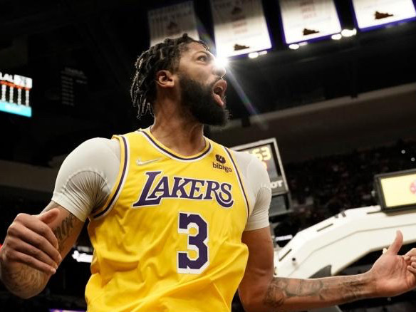  浓眉哥攻防一体湖人加时苦战险胜国王